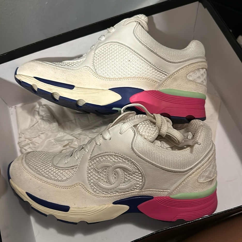 CHANEL WHITE PINK SNEAKERS